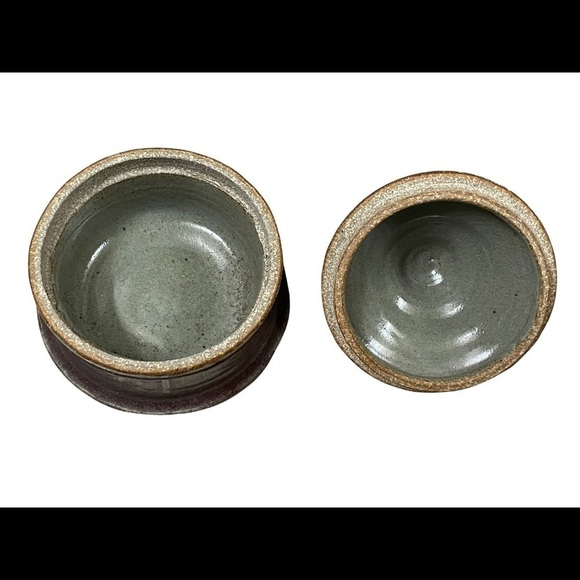 STONEWARE trinket box w/cone shaped matching lid green/gray color. - Picture 8 of 9